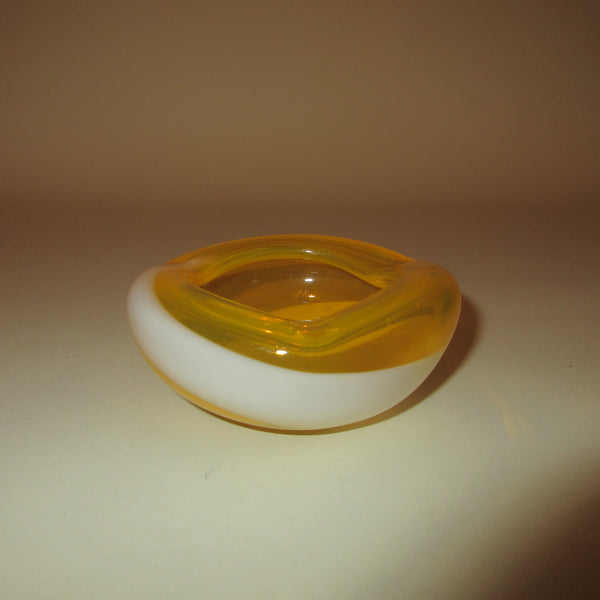 Vintage Ashtrays in Sample Sale
