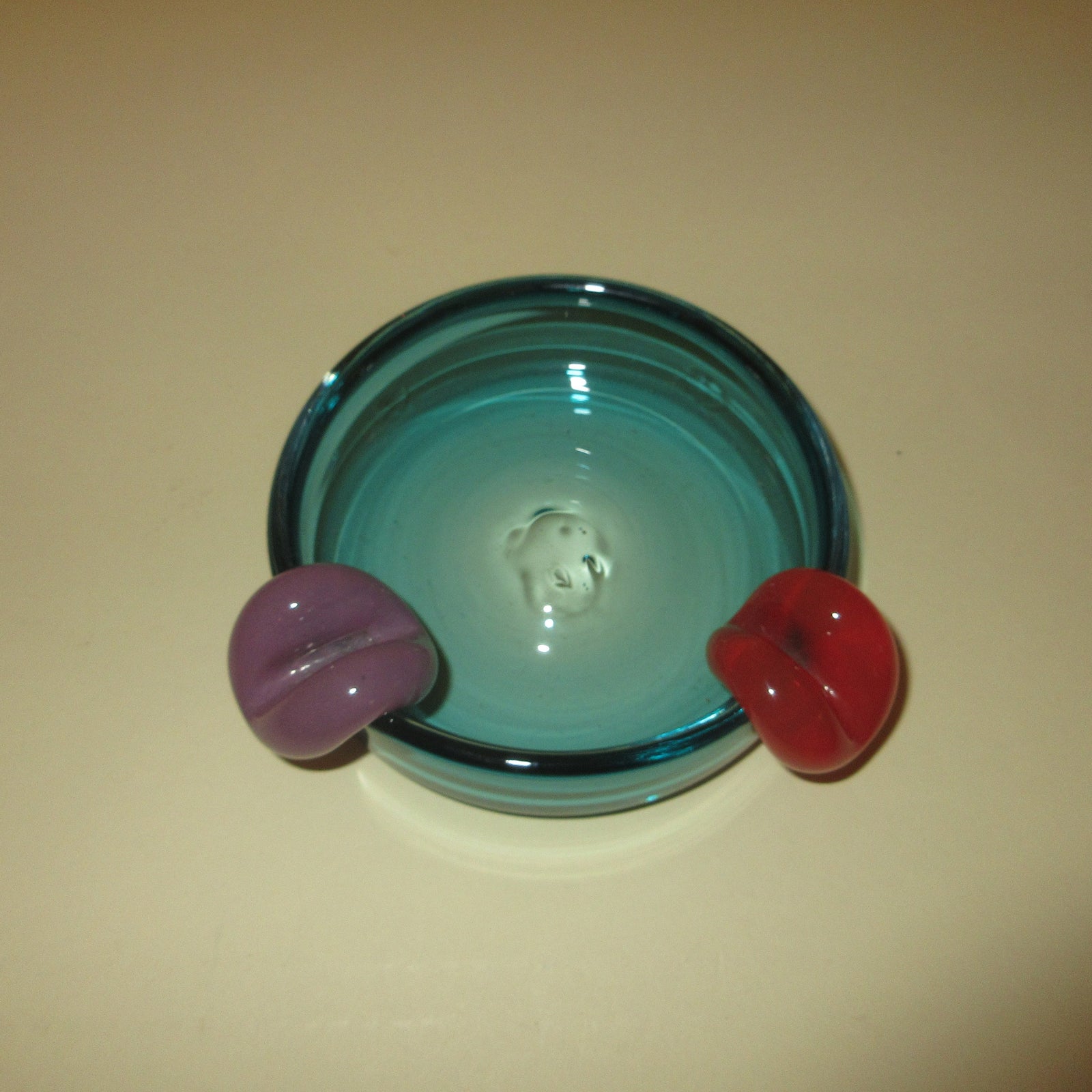 Sticky Glass Ashtray in Sample Sale